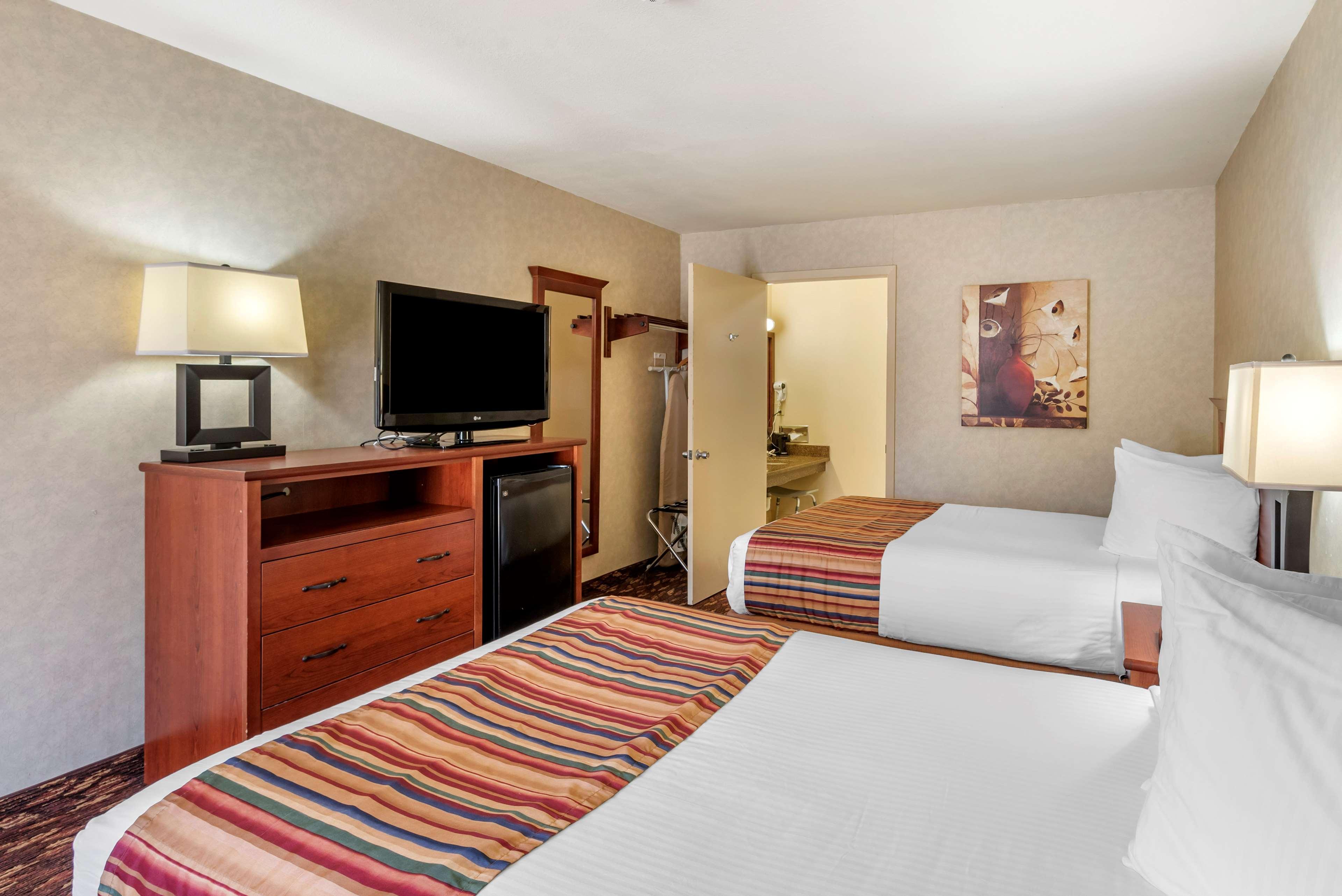 Best Western Sherwood Inn Clarksville Exterior photo