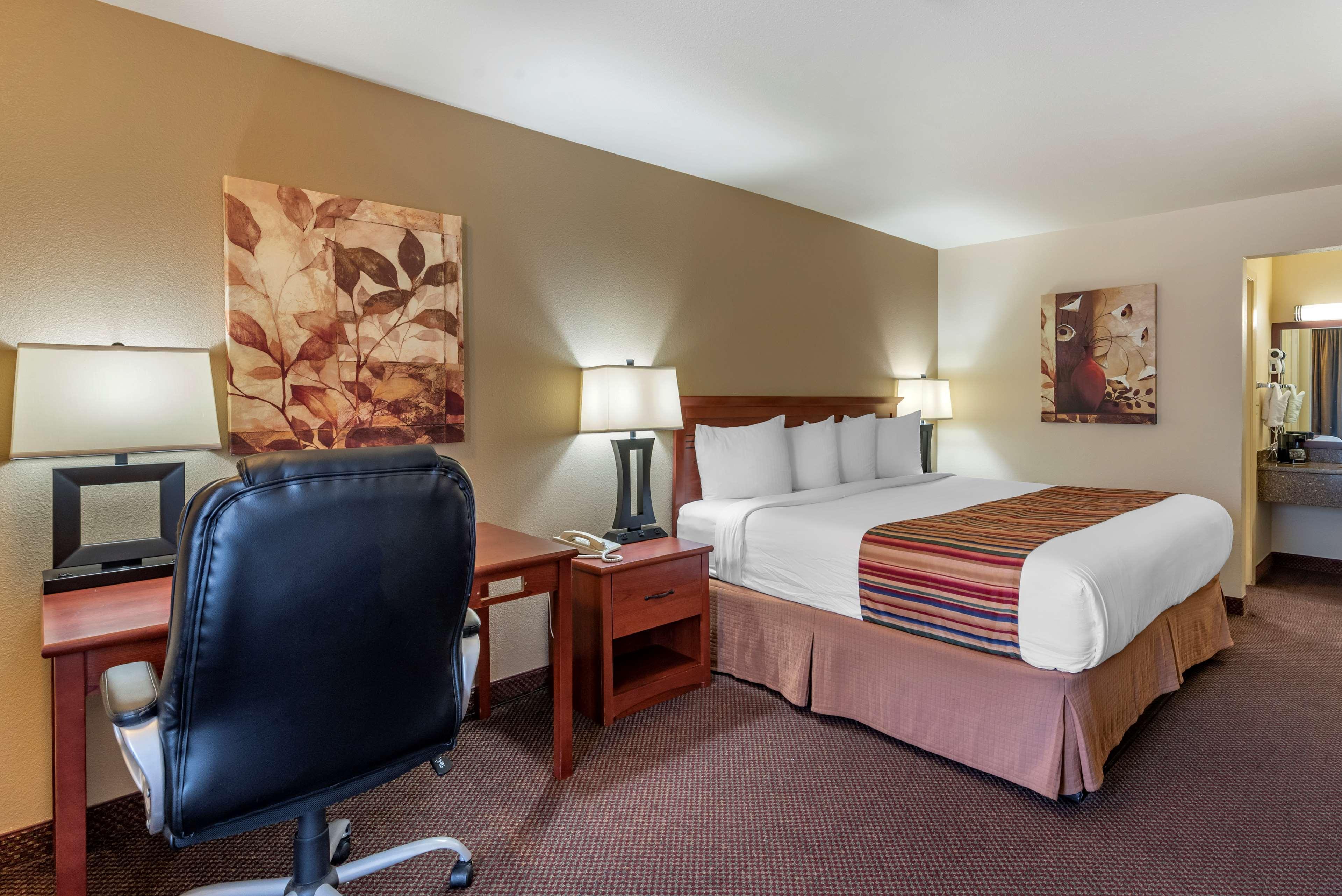 Best Western Sherwood Inn Clarksville Exterior photo