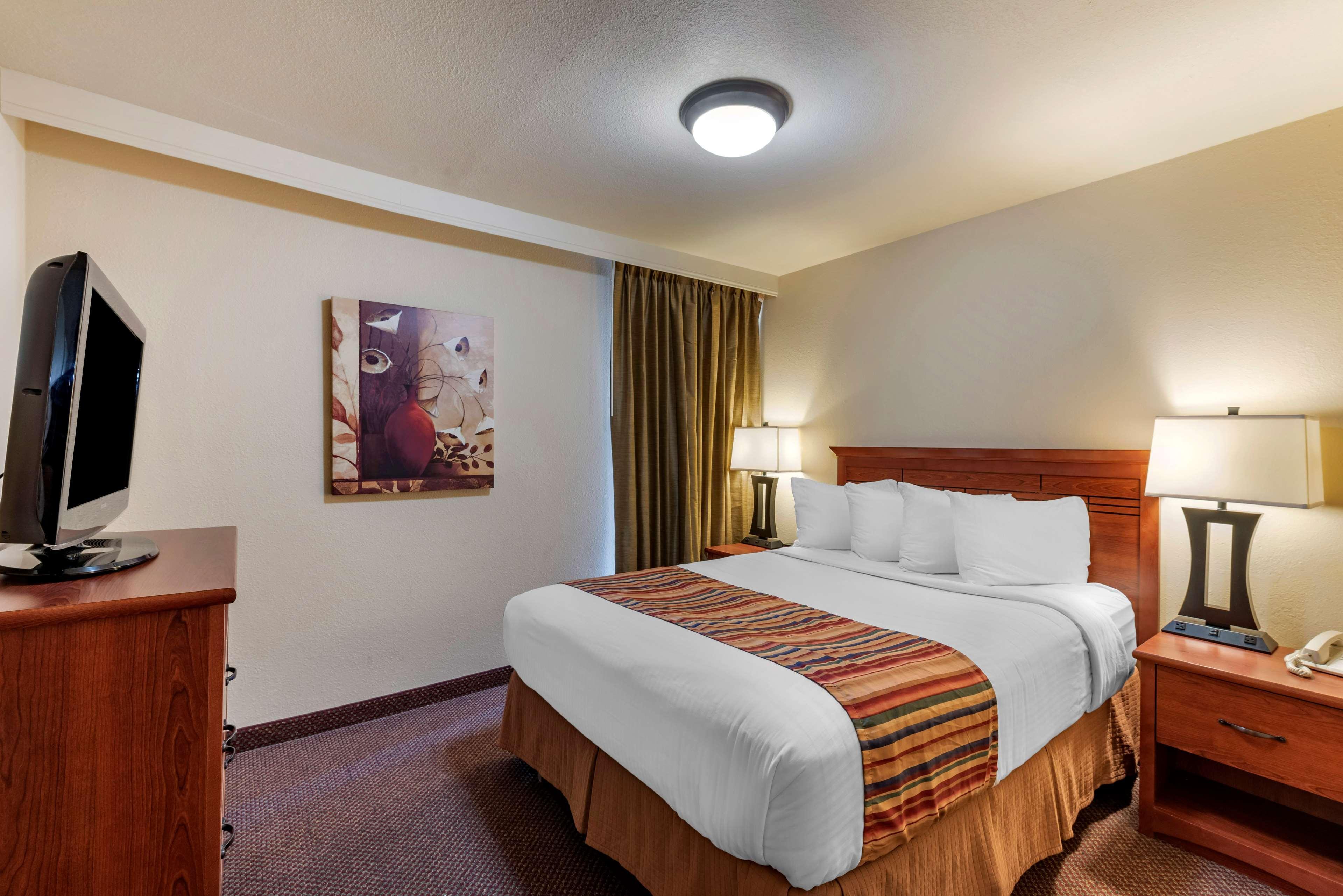 Best Western Sherwood Inn Clarksville Exterior photo