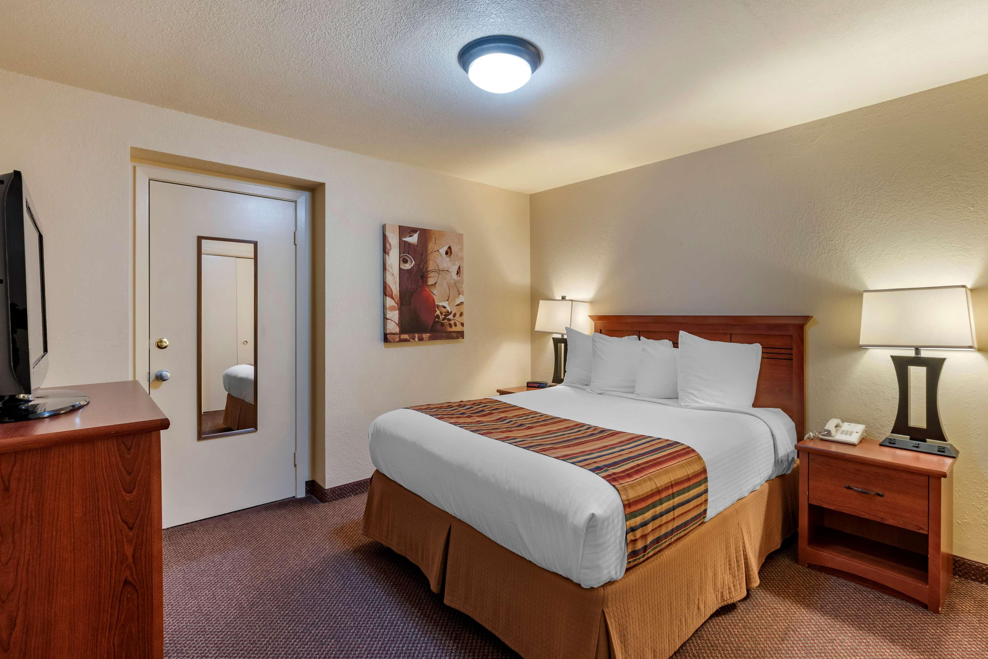 Best Western Sherwood Inn Clarksville Exterior photo