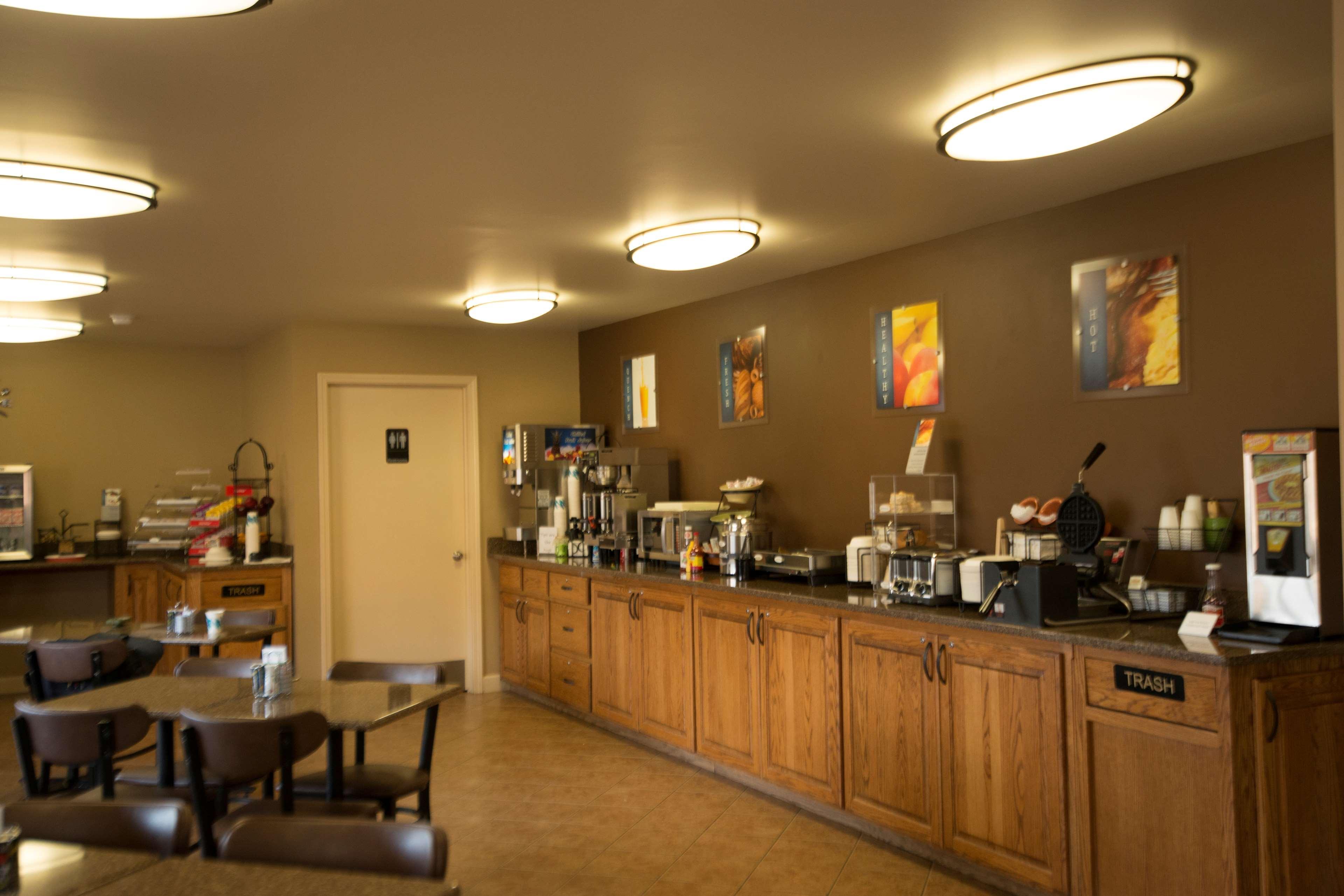 Best Western Sherwood Inn Clarksville Exterior photo
