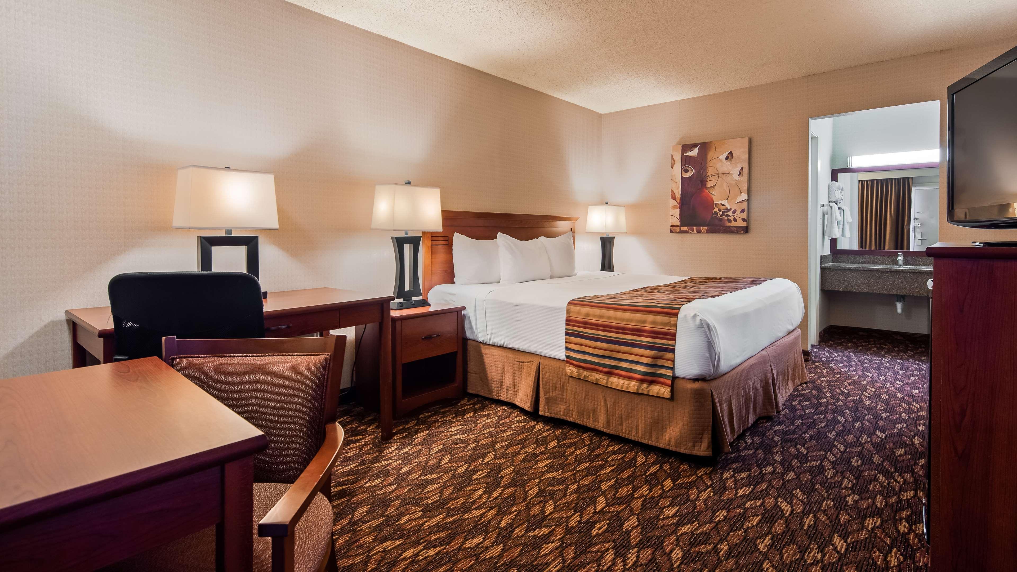 Best Western Sherwood Inn Clarksville Exterior photo