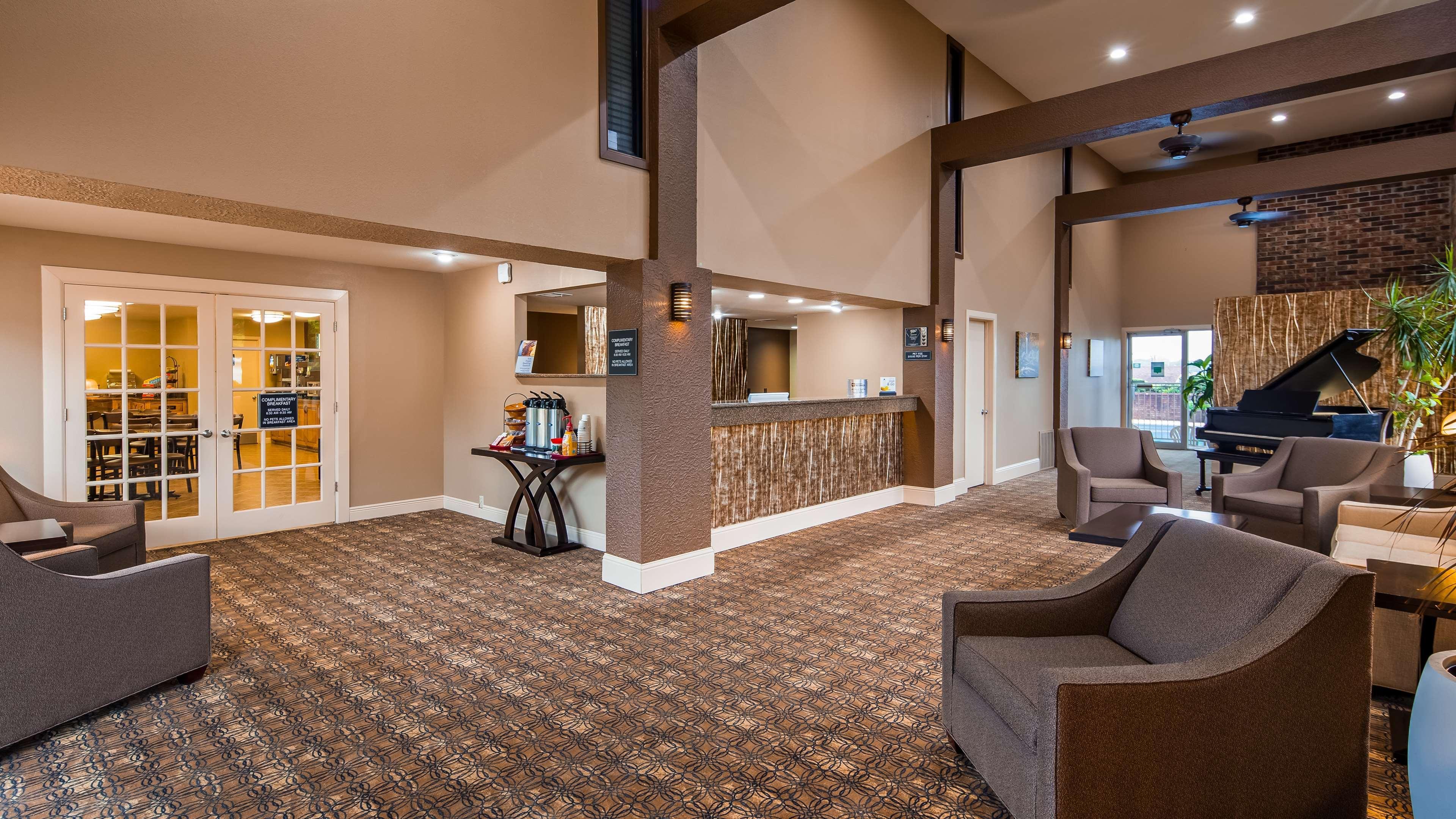 Best Western Sherwood Inn Clarksville Exterior photo