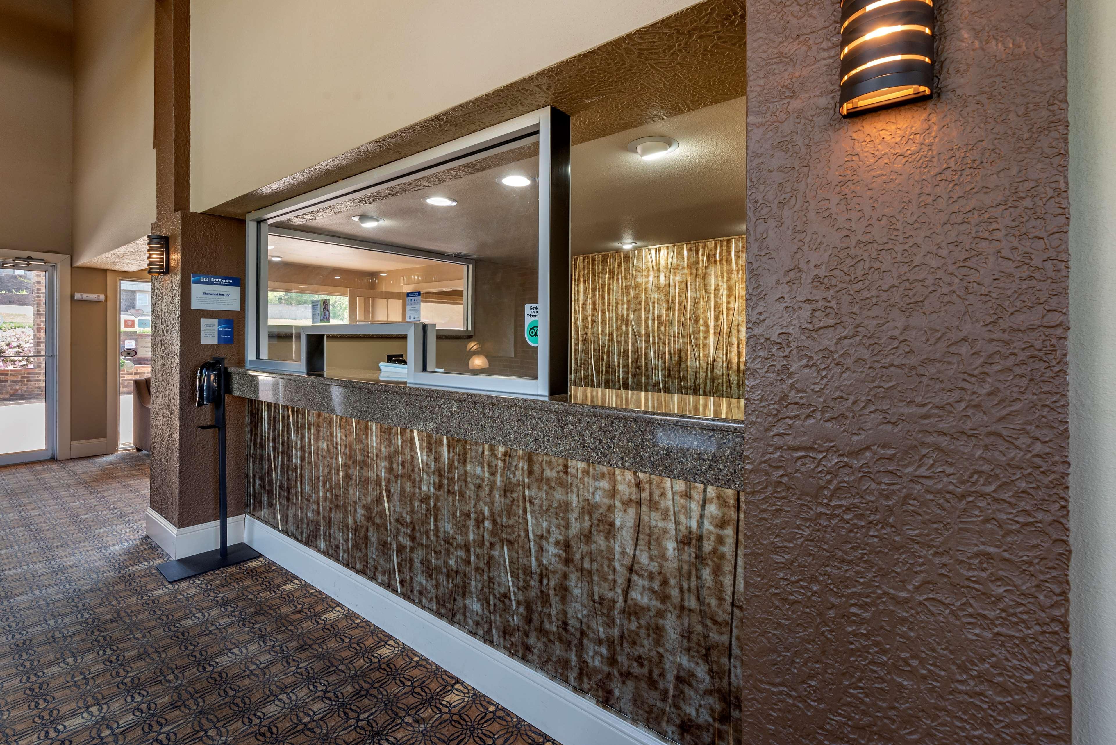 Best Western Sherwood Inn Clarksville Exterior photo