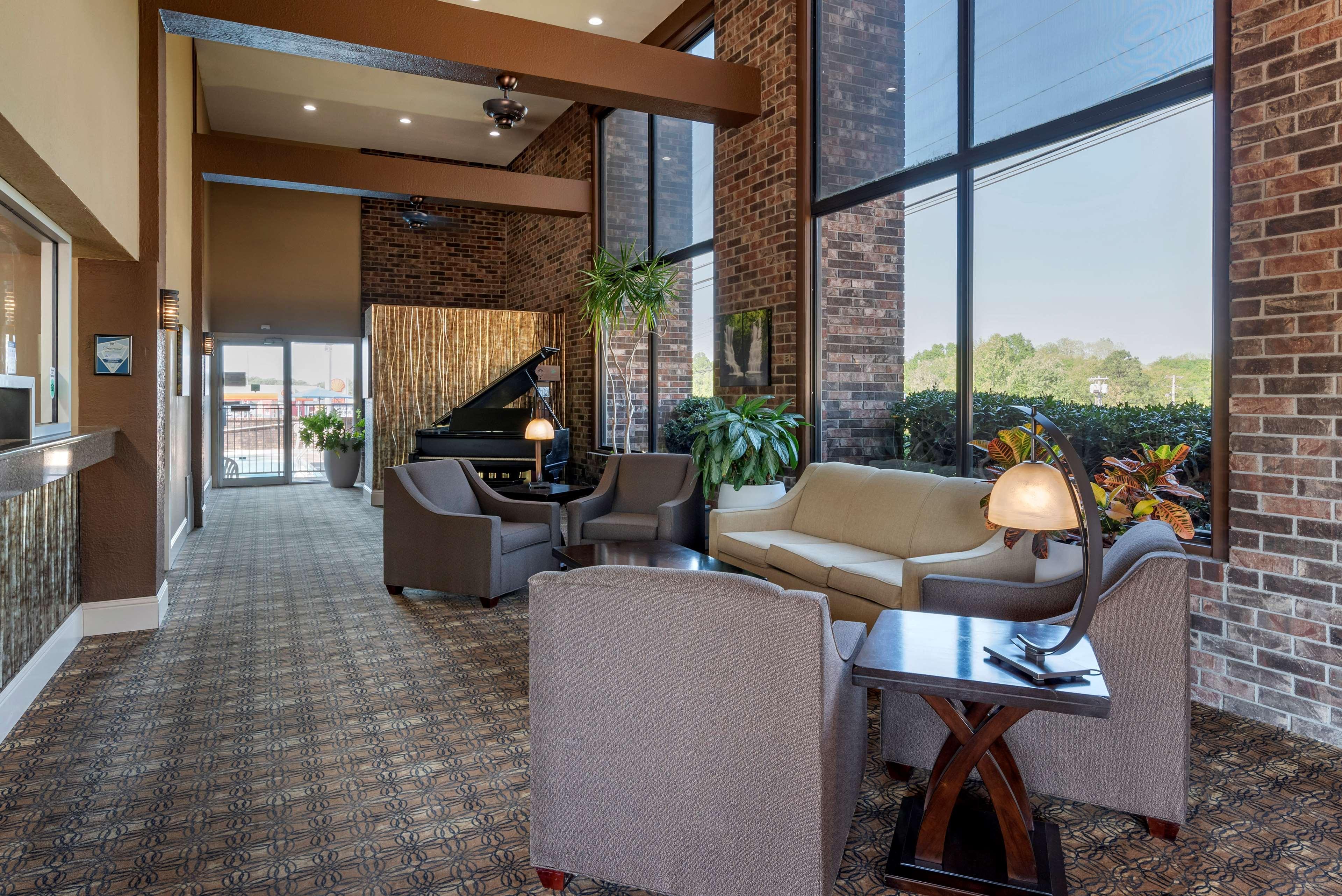 Best Western Sherwood Inn Clarksville Exterior photo