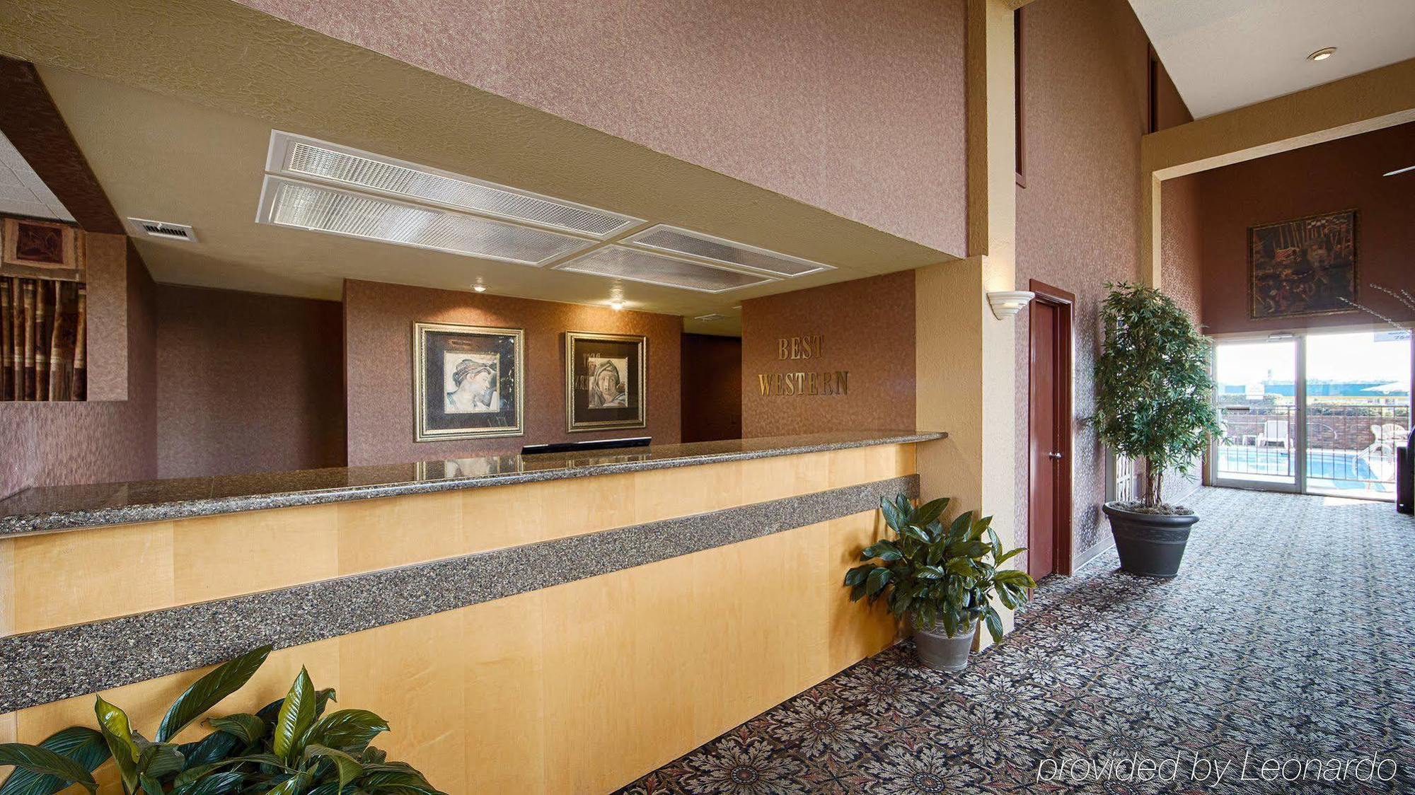 Best Western Sherwood Inn Clarksville Exterior photo