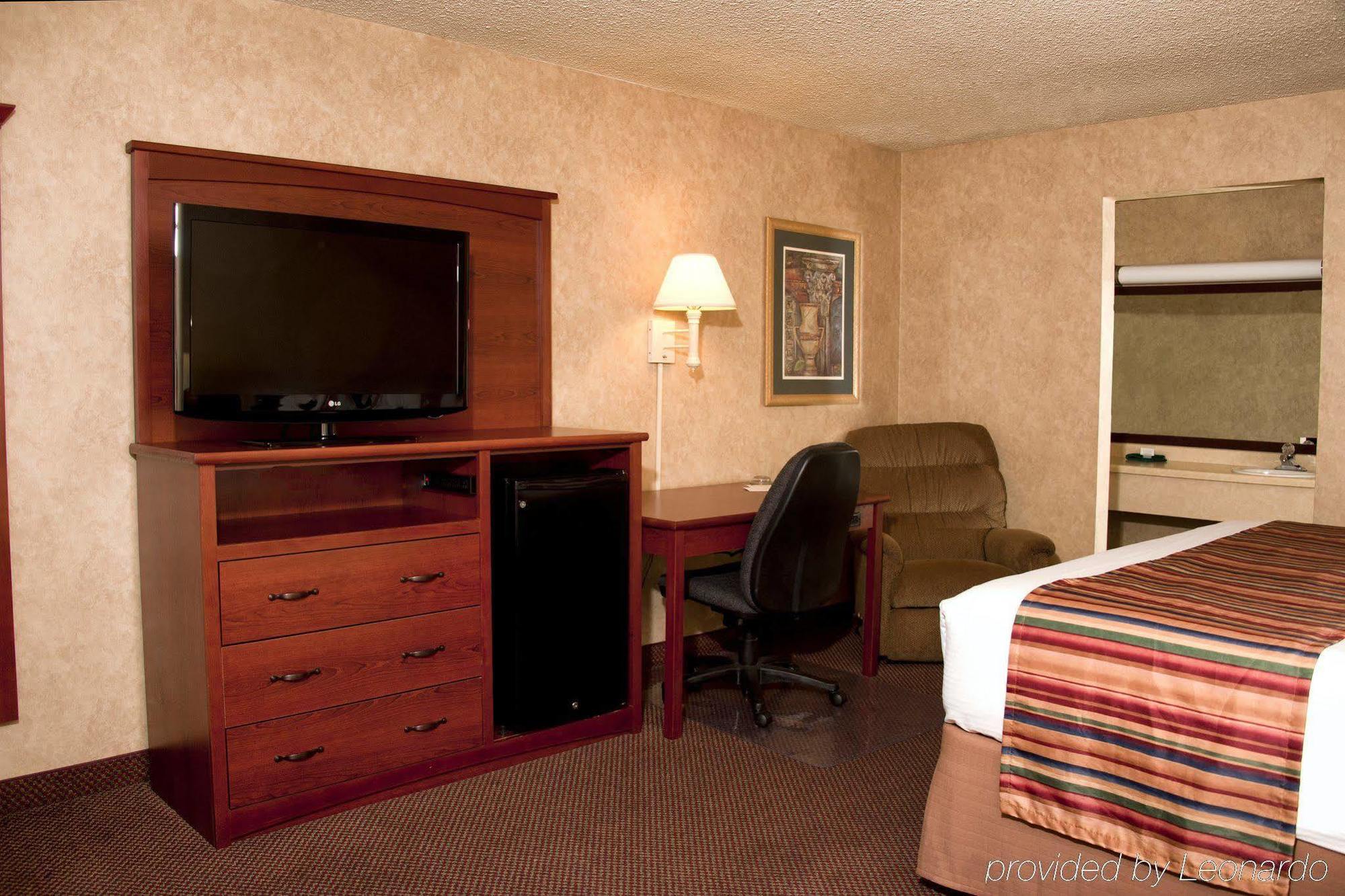 Best Western Sherwood Inn Clarksville Room photo