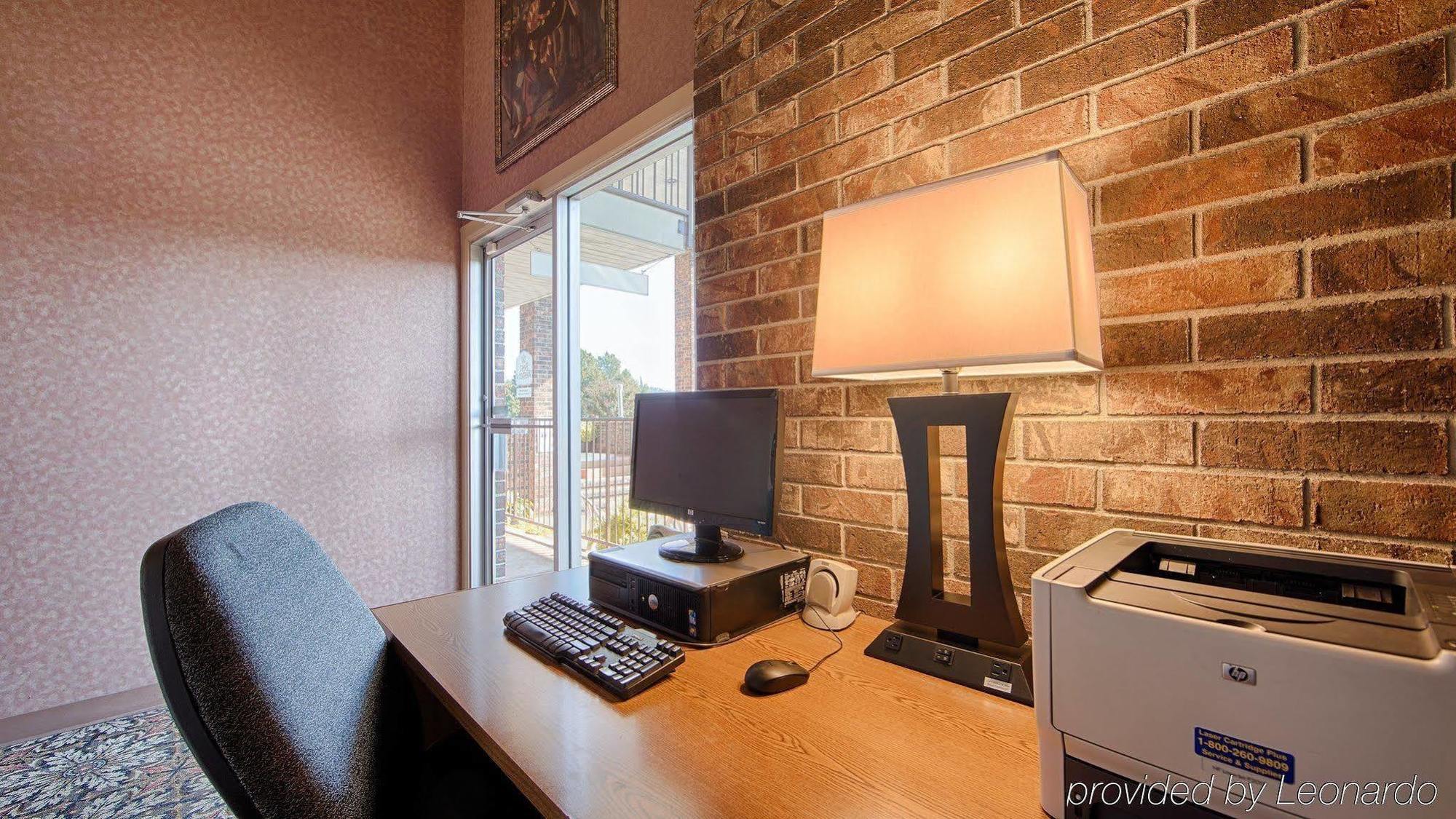 Best Western Sherwood Inn Clarksville Exterior photo