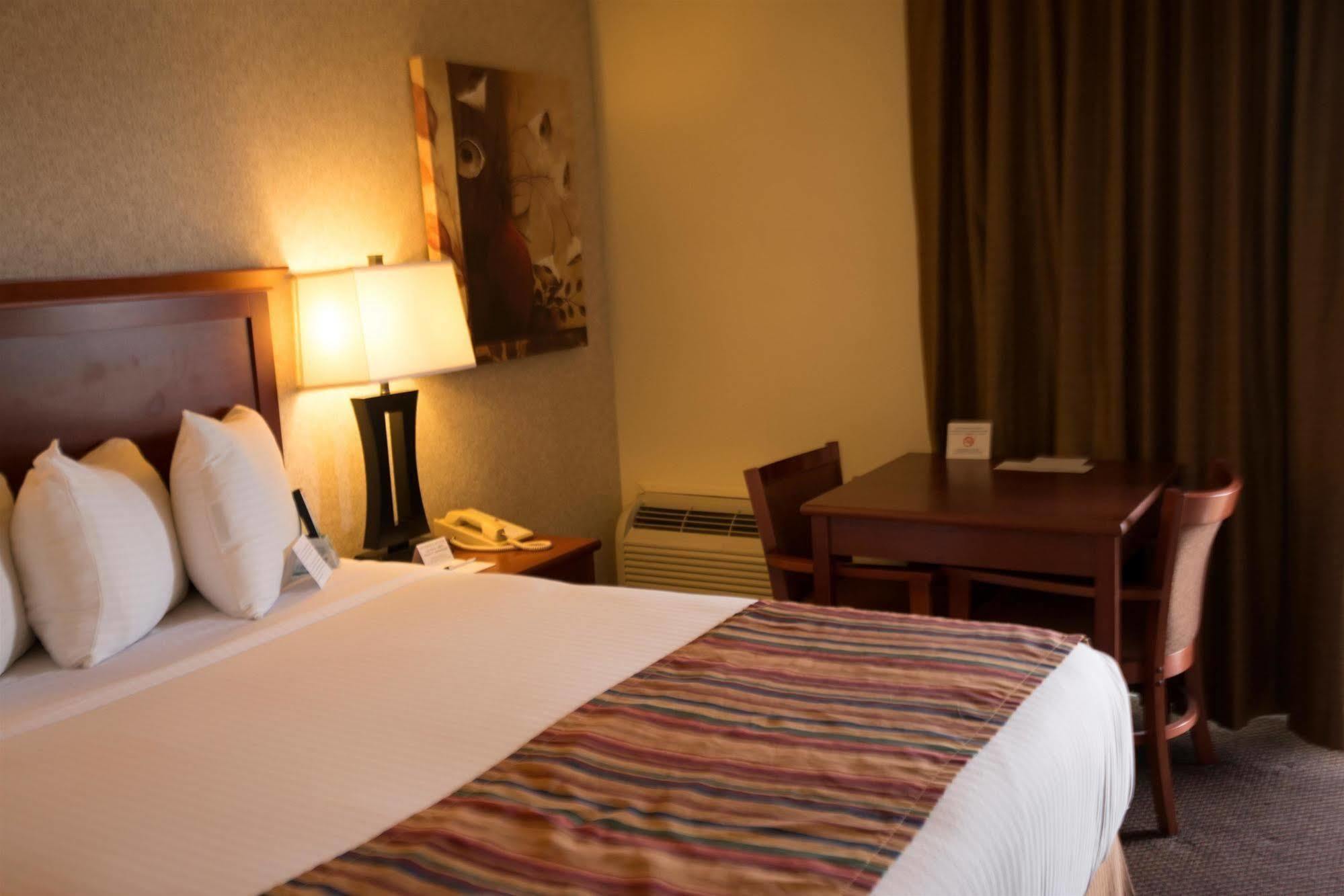 Best Western Sherwood Inn Clarksville Exterior photo
