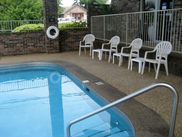 Best Western Sherwood Inn Clarksville Exterior photo